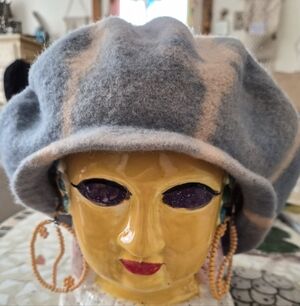 Free People Tye Dye Beret Hat♡ Never Worn♡ Blue& Tan♡